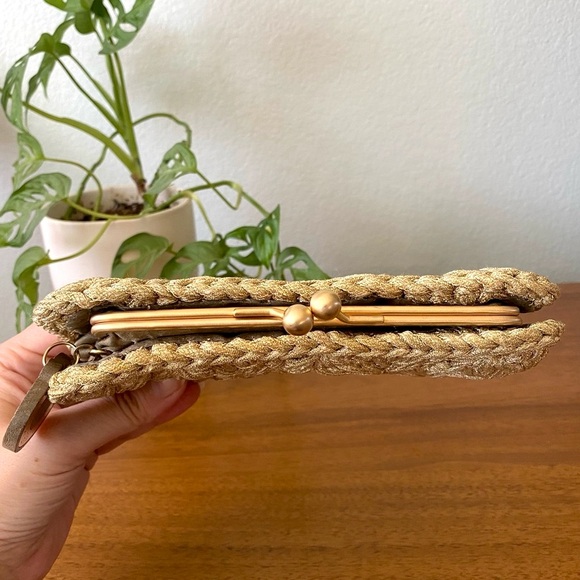 ♦️SOLD♦️ Stella McCartney Minaudière Wheat Gold Tan Crochet Kiss-Lock Clutch - Picture 5 of 17